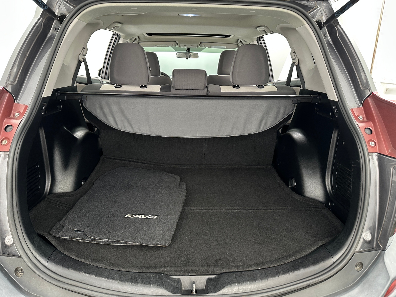 Thumbnail: 2015 Toyota RAV4 - 7