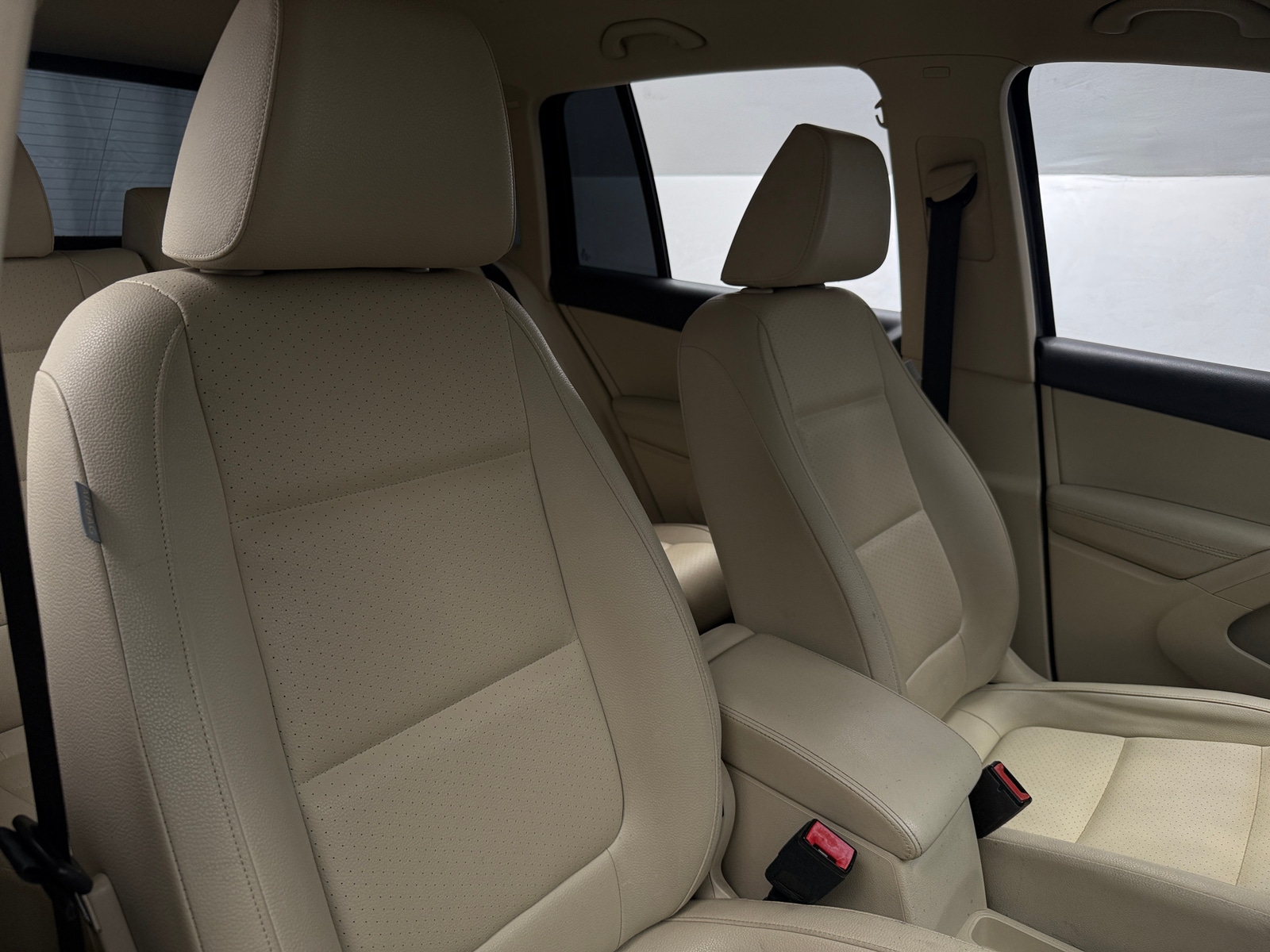 Thumbnail: 2016 Volkswagen Tiguan - 2