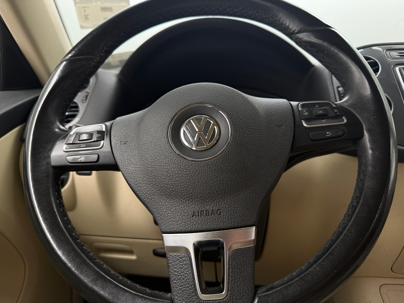 Thumbnail: 2016 Volkswagen Tiguan - 5