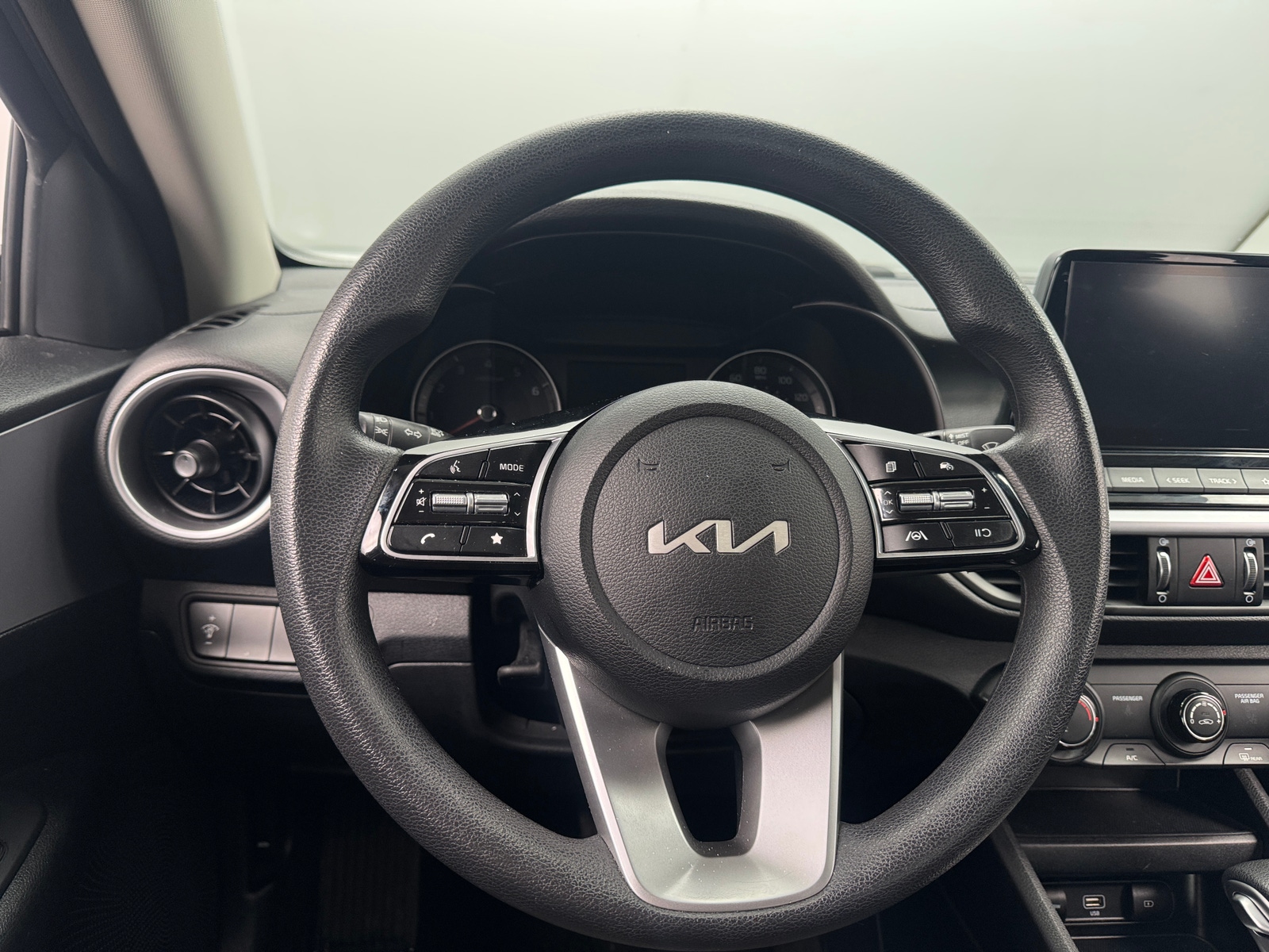 Thumbnail: 2024 Kia Forte - 5