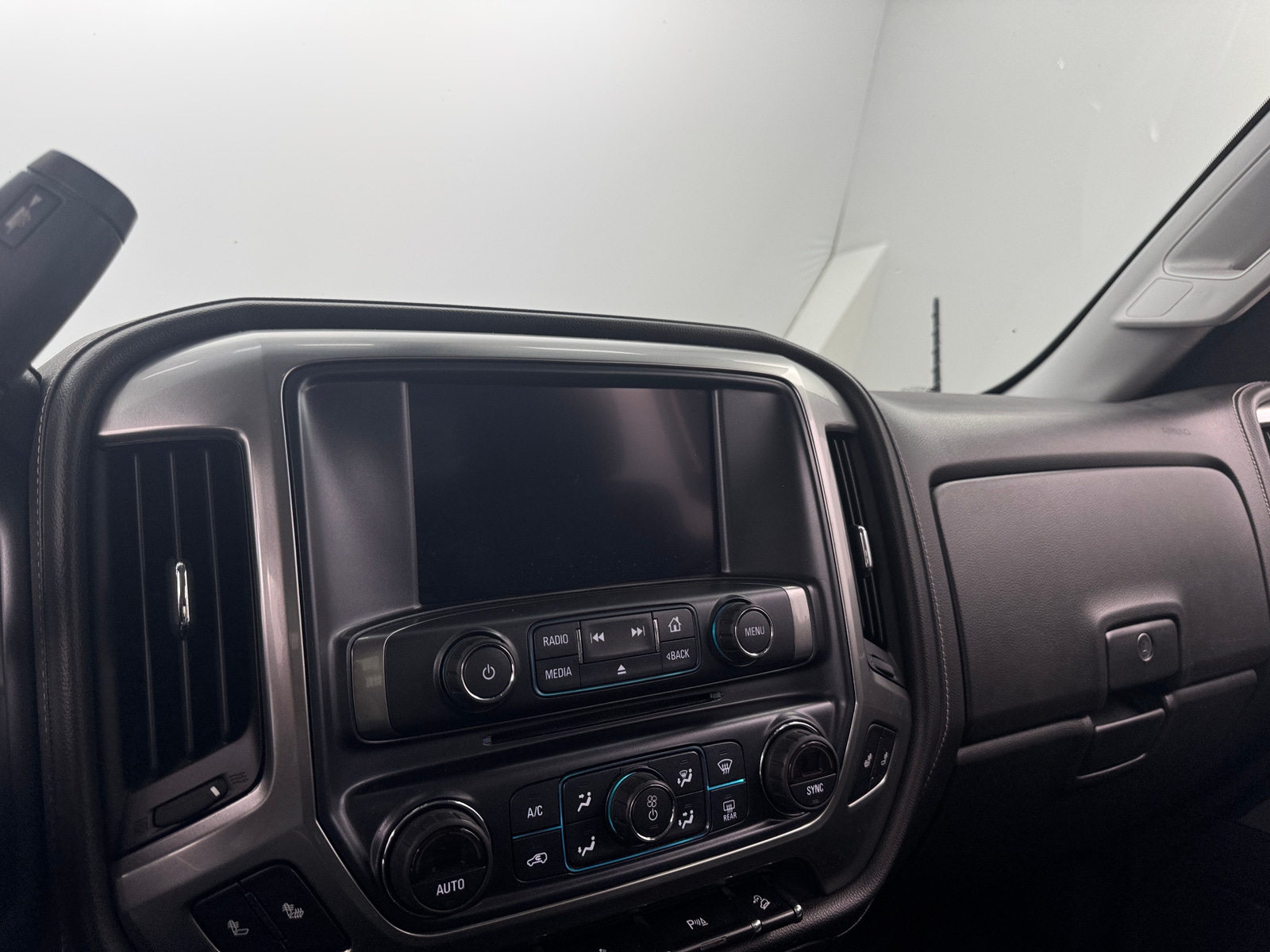 Thumbnail: 2017 Chevrolet Silverado 2500 - 3