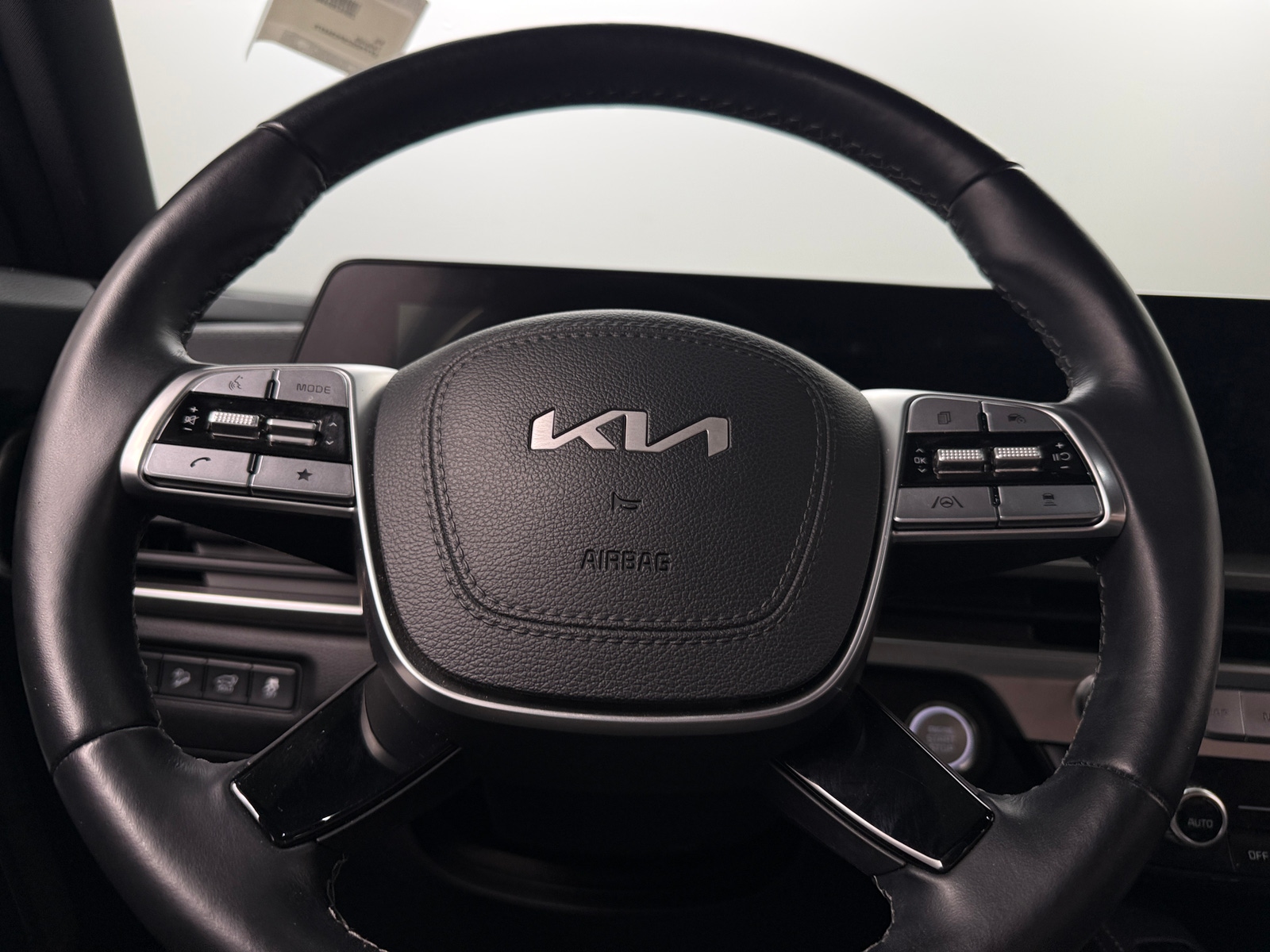 Thumbnail: 2023 Kia Telluride - 4