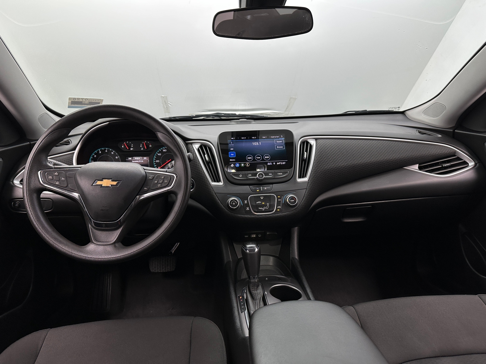 Thumbnail: 2020 Chevrolet Malibu - 3