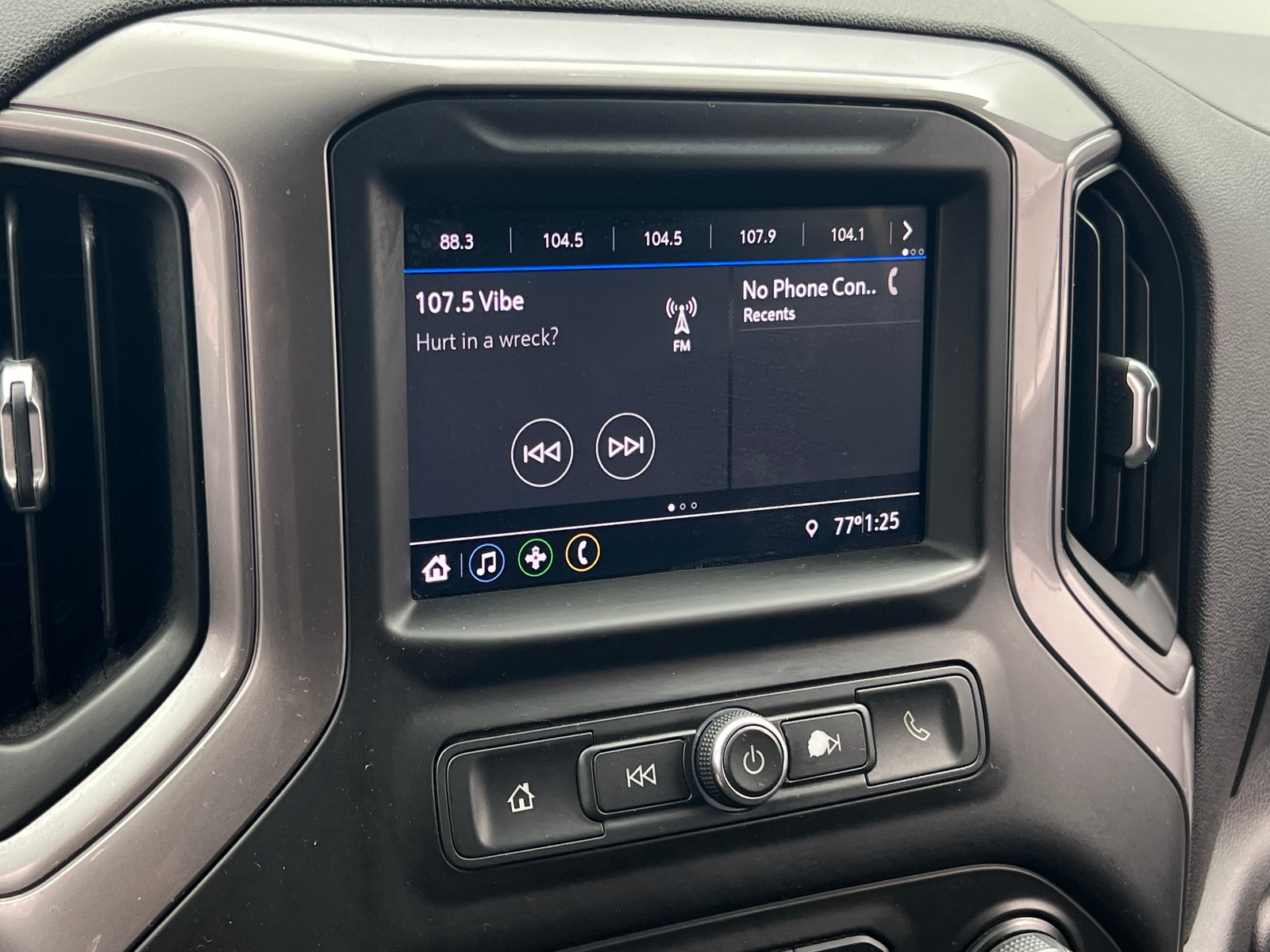 Thumbnail: 2021 Chevrolet Silverado 1500 - 4