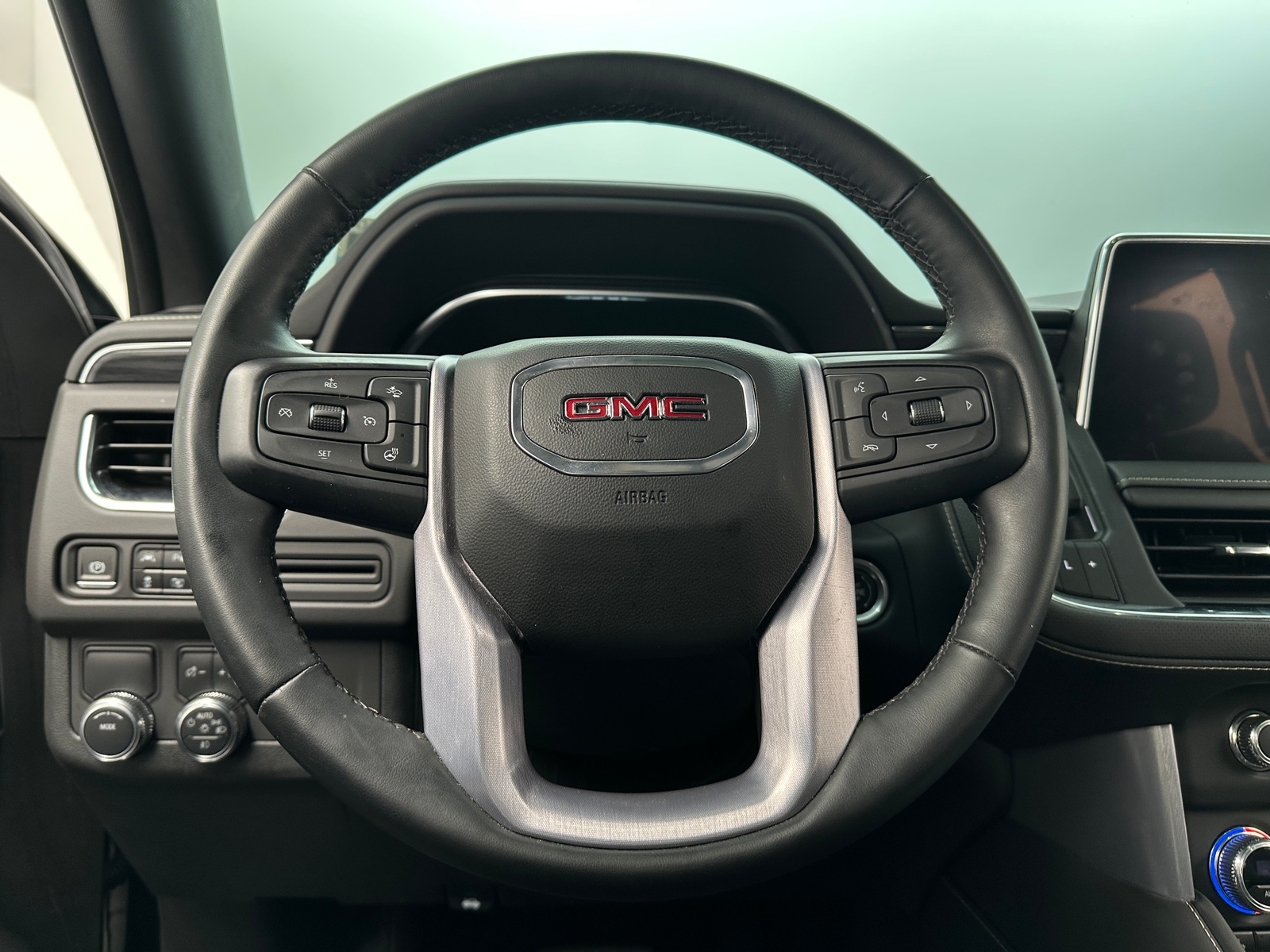 Thumbnail: 2023 GMC Yukon - 4