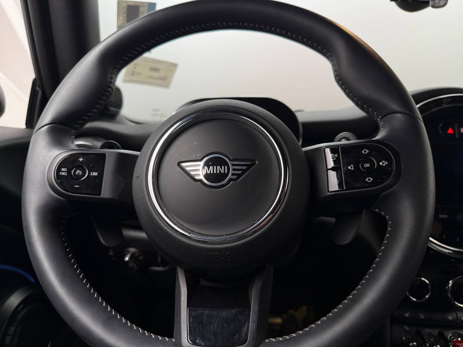 Thumbnail: 2023 MINI Cooper Convertible - 4