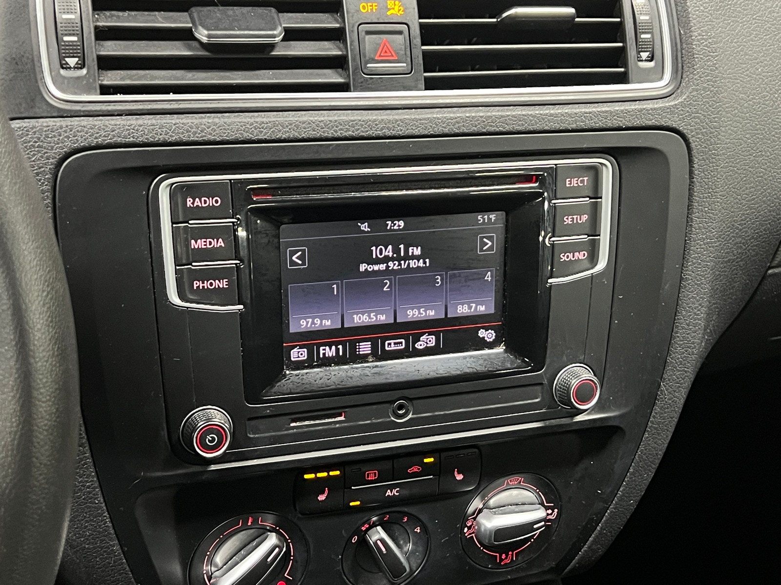 Thumbnail: 2018 Volkswagen Jetta - 4