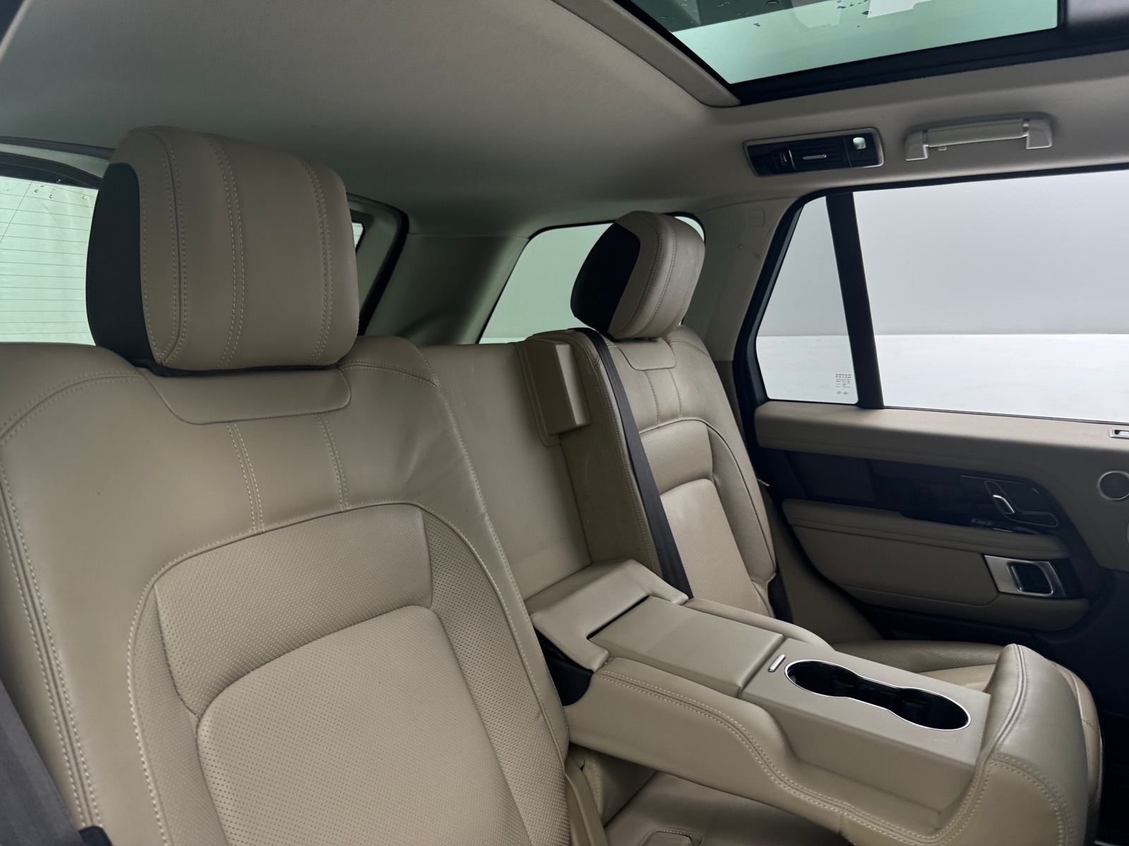 Thumbnail: 2021 Land Rover Range Rover - 5