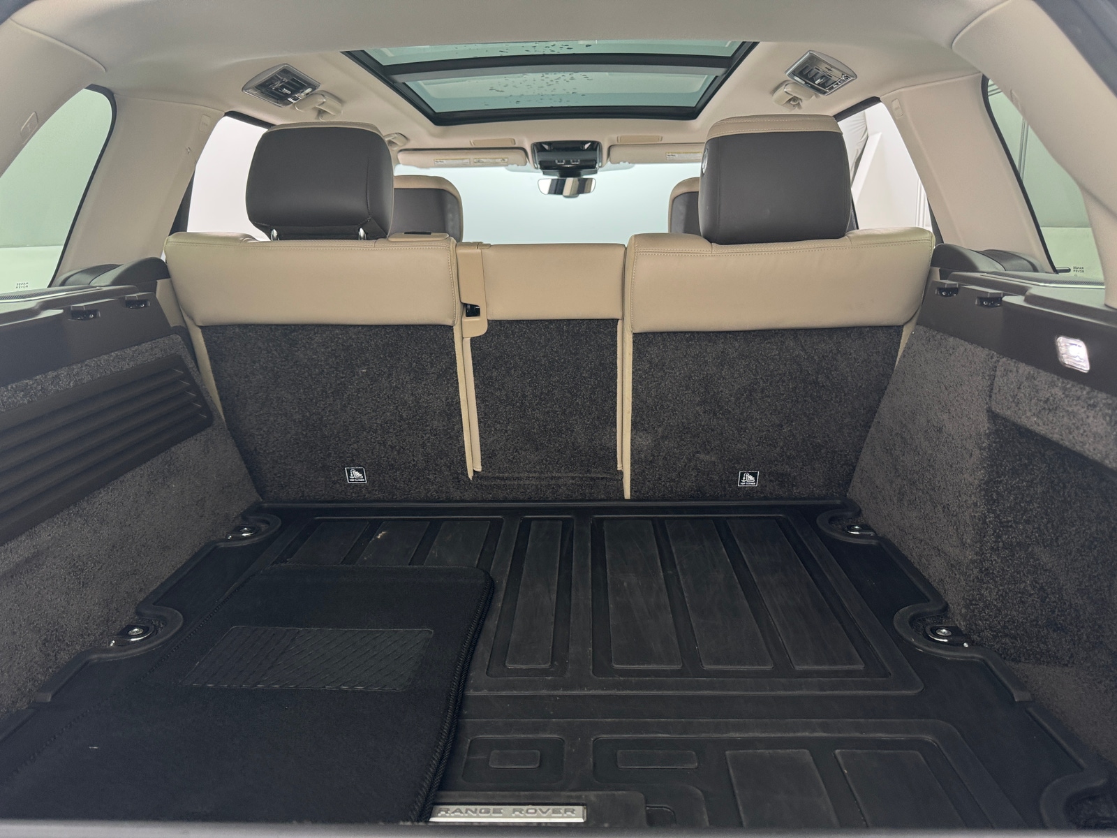 Thumbnail: 2021 Land Rover Range Rover - 6