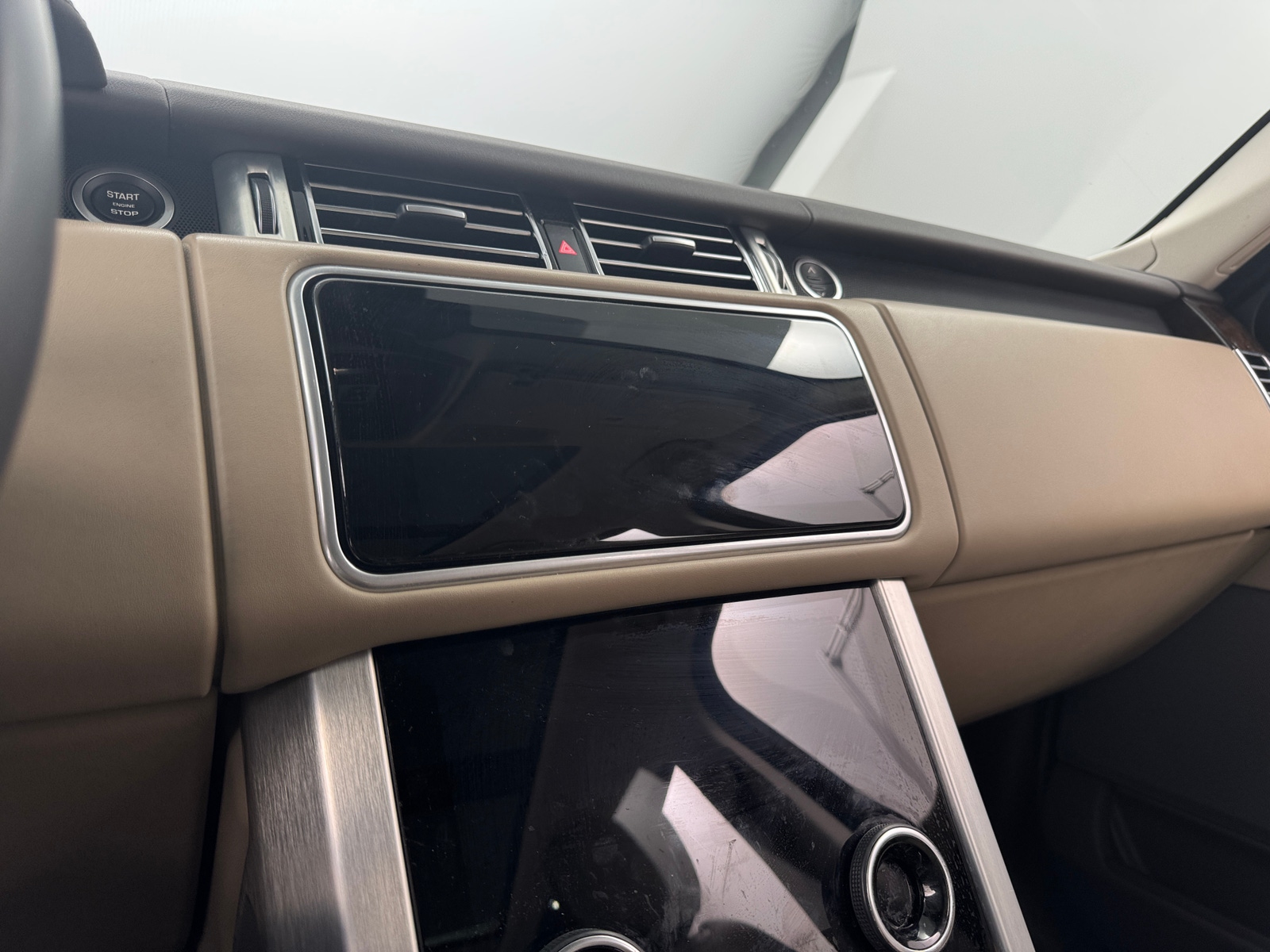 Thumbnail: 2021 Land Rover Range Rover - 3