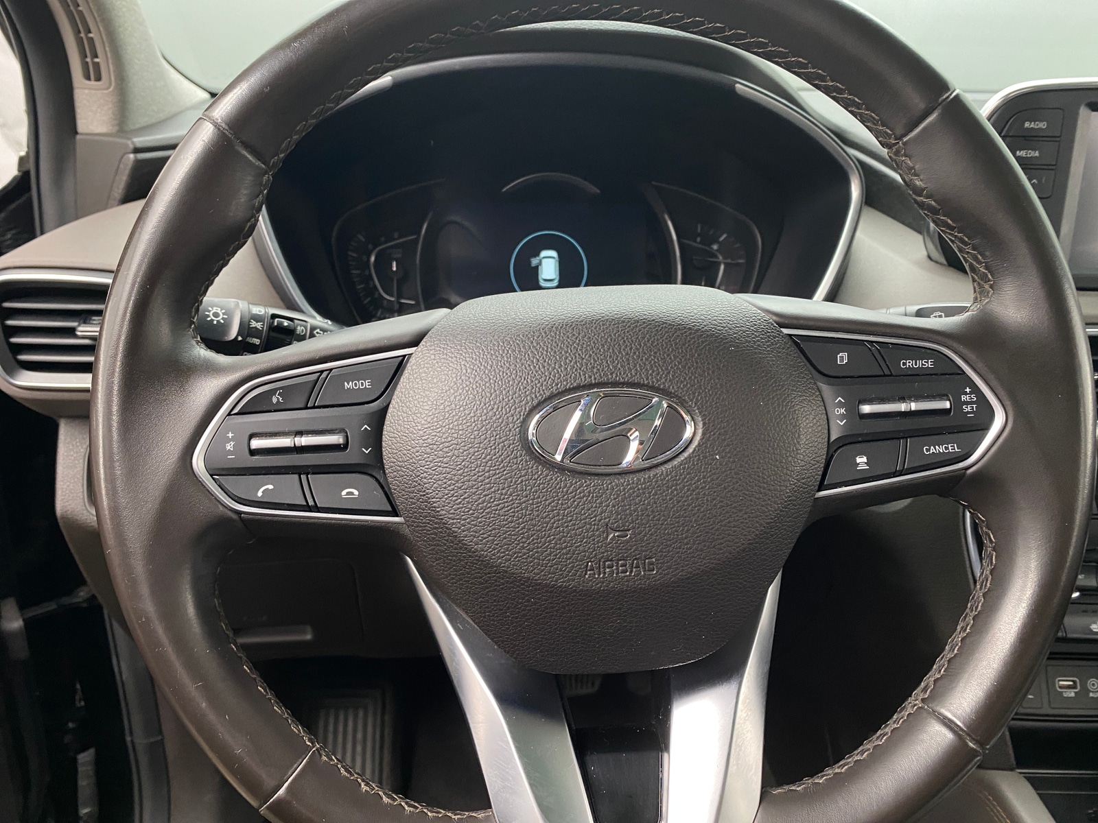 Thumbnail: 2020 Hyundai Santa Fe - 4