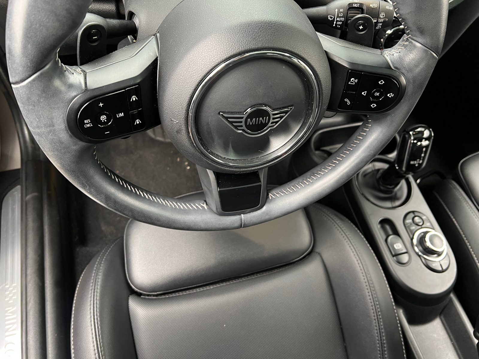 Thumbnail: 2022 MINI Cooper Hardtop - 4