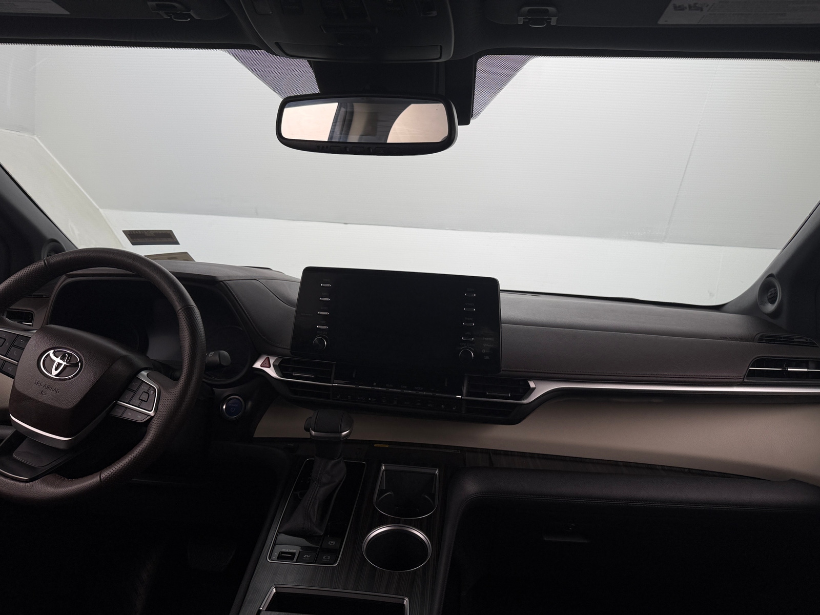 Thumbnail: 2023 Toyota Sienna - 2