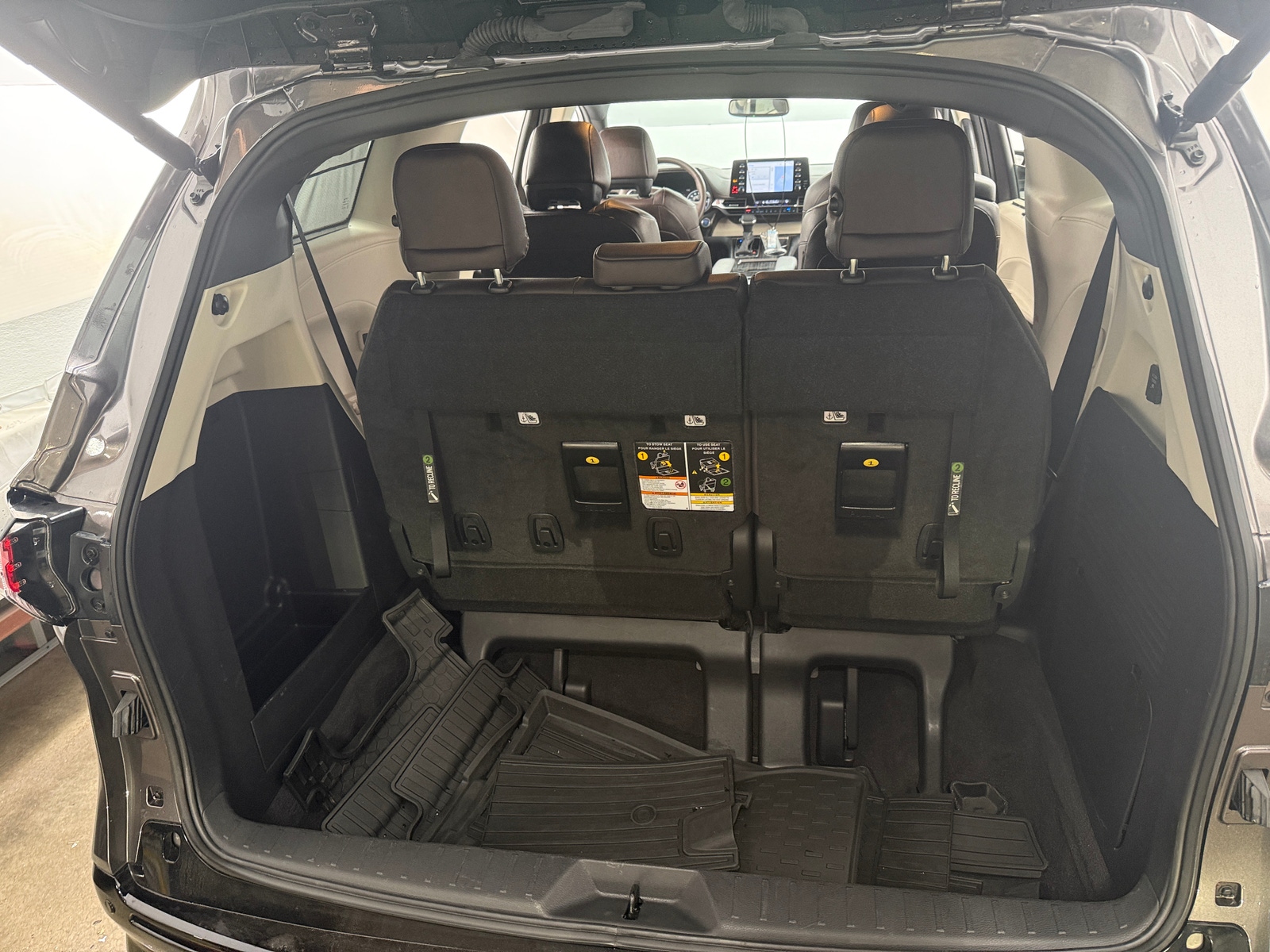 Thumbnail: 2023 Toyota Sienna - 6