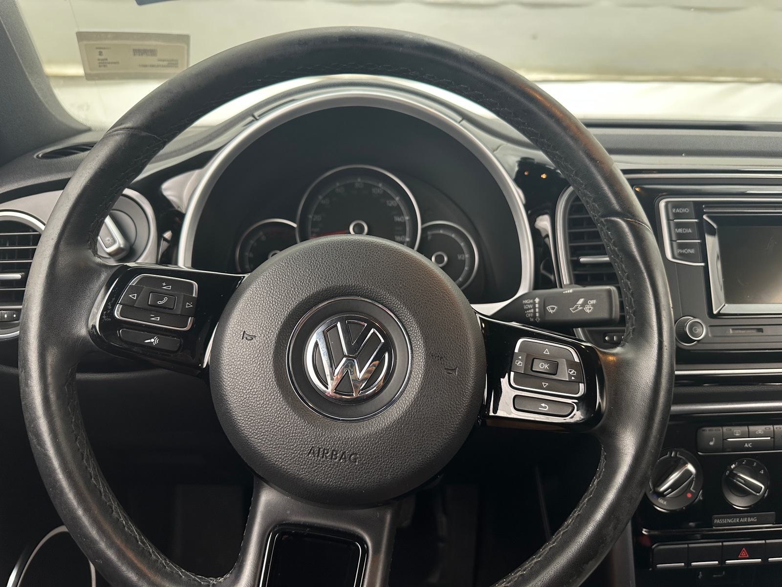 Thumbnail: 2018 Volkswagen Beetle - 5