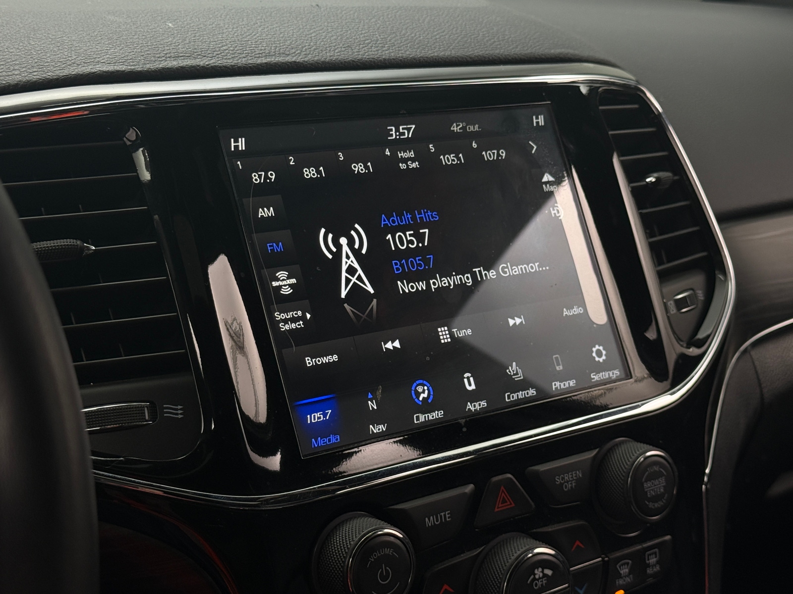 Thumbnail: 2020 Jeep Grand Cherokee - 3