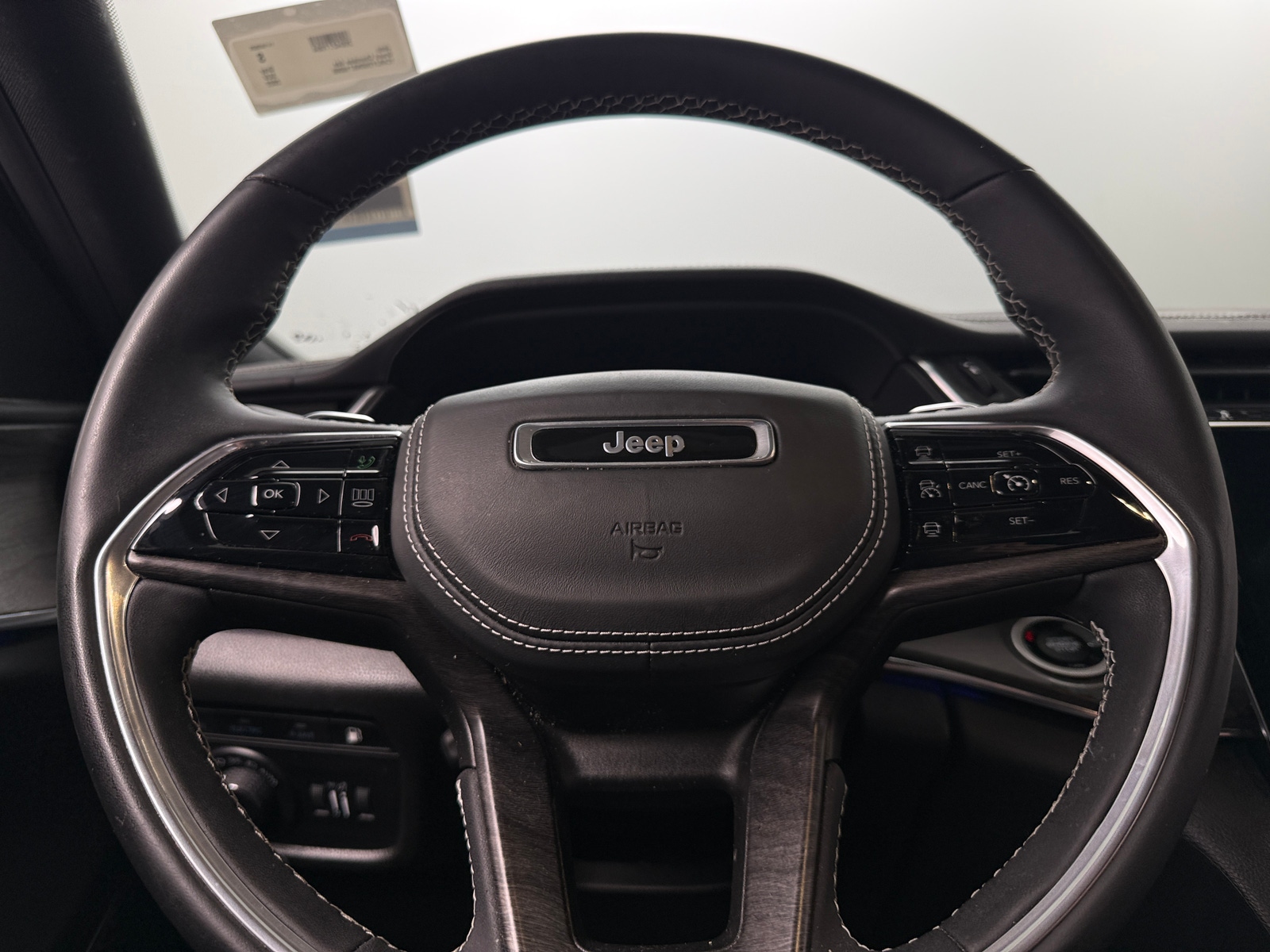 Thumbnail: 2022 Jeep Grand Cherokee - 4