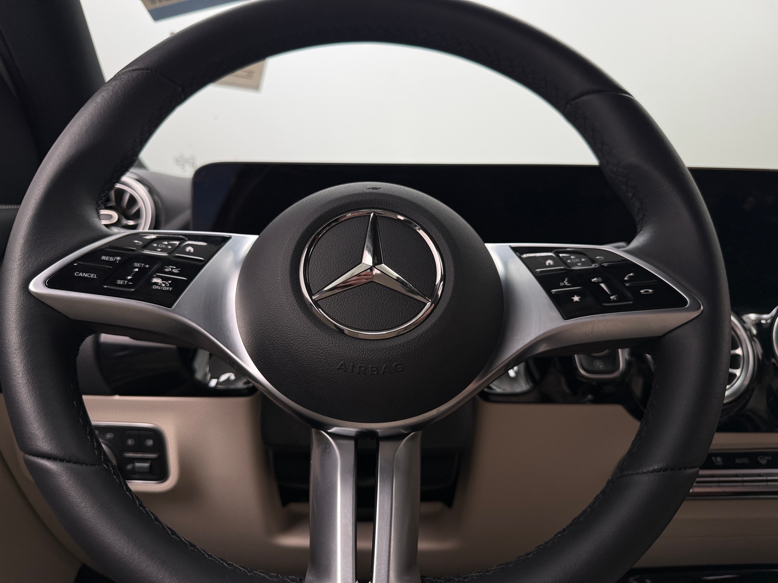 Thumbnail: 2025 Mercedes-Benz GLA - 4