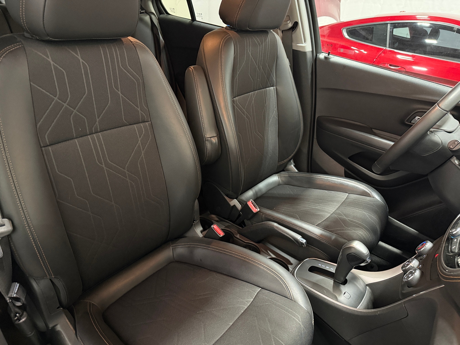 Thumbnail: 2019 Chevrolet Trax - 2