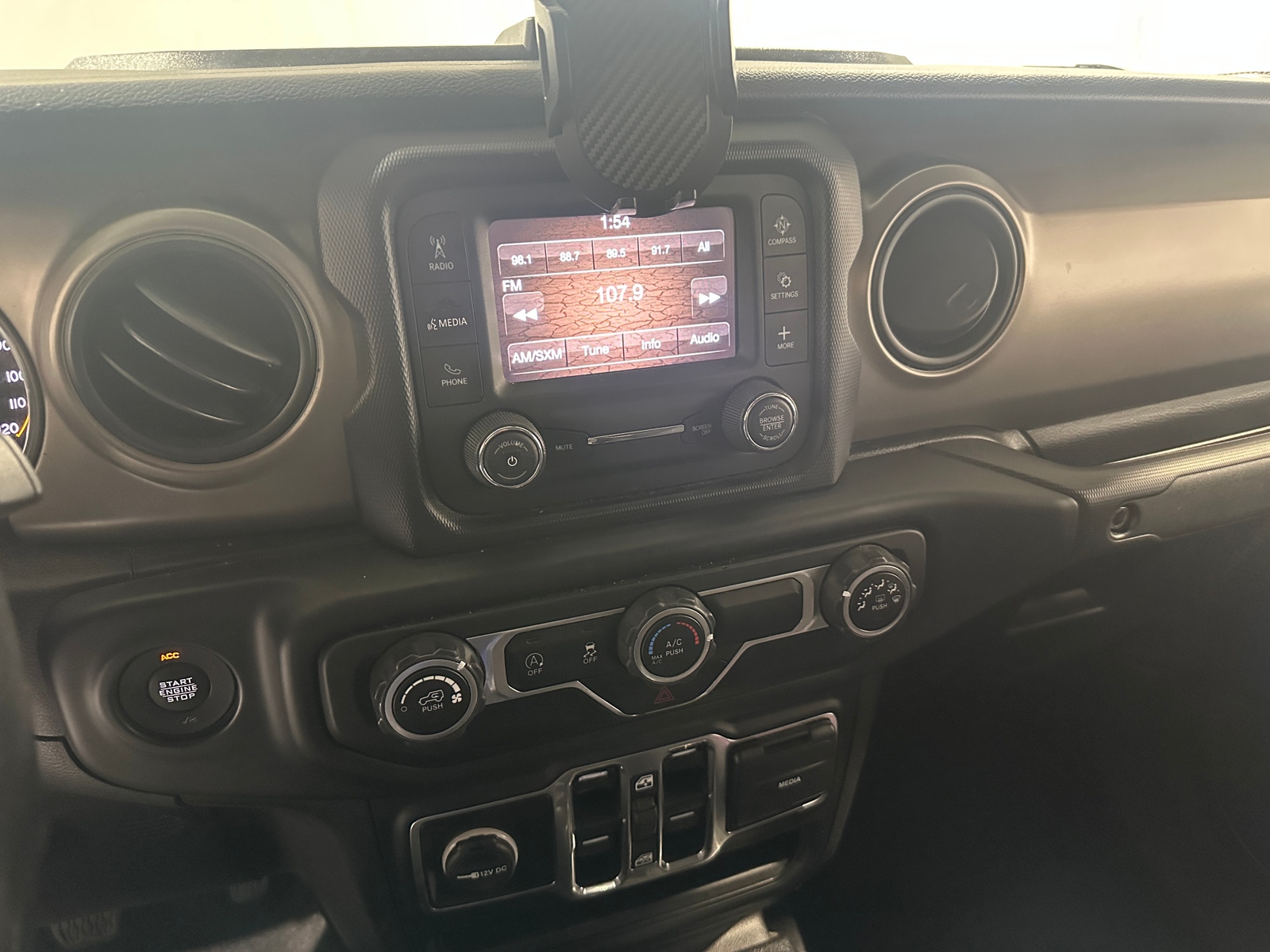 Thumbnail: 2020 Jeep Gladiator - 4