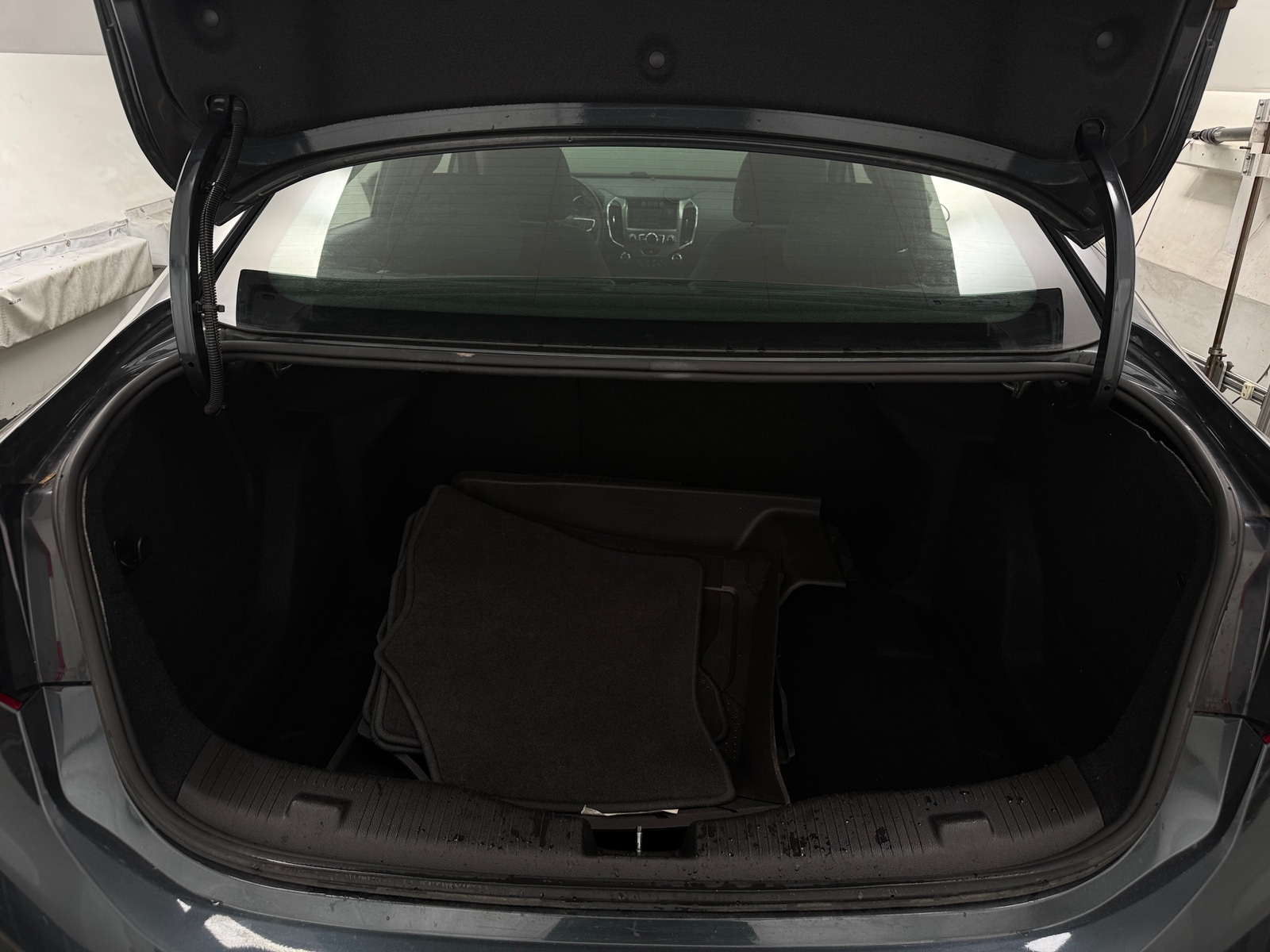 Thumbnail: 2018 Chevrolet Cruze - 7