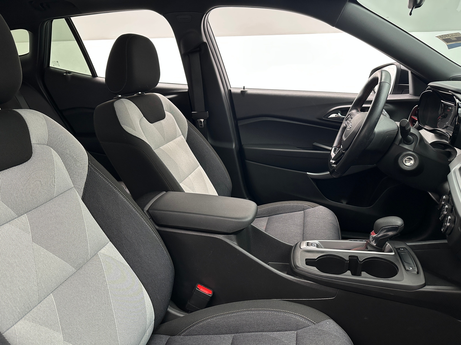 Thumbnail: 2024 Chevrolet Trax - 2