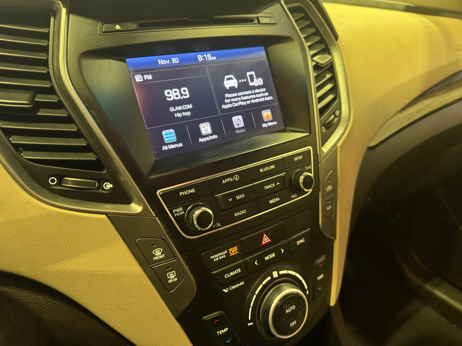 Thumbnail: 2017 Hyundai Santa Fe - 4