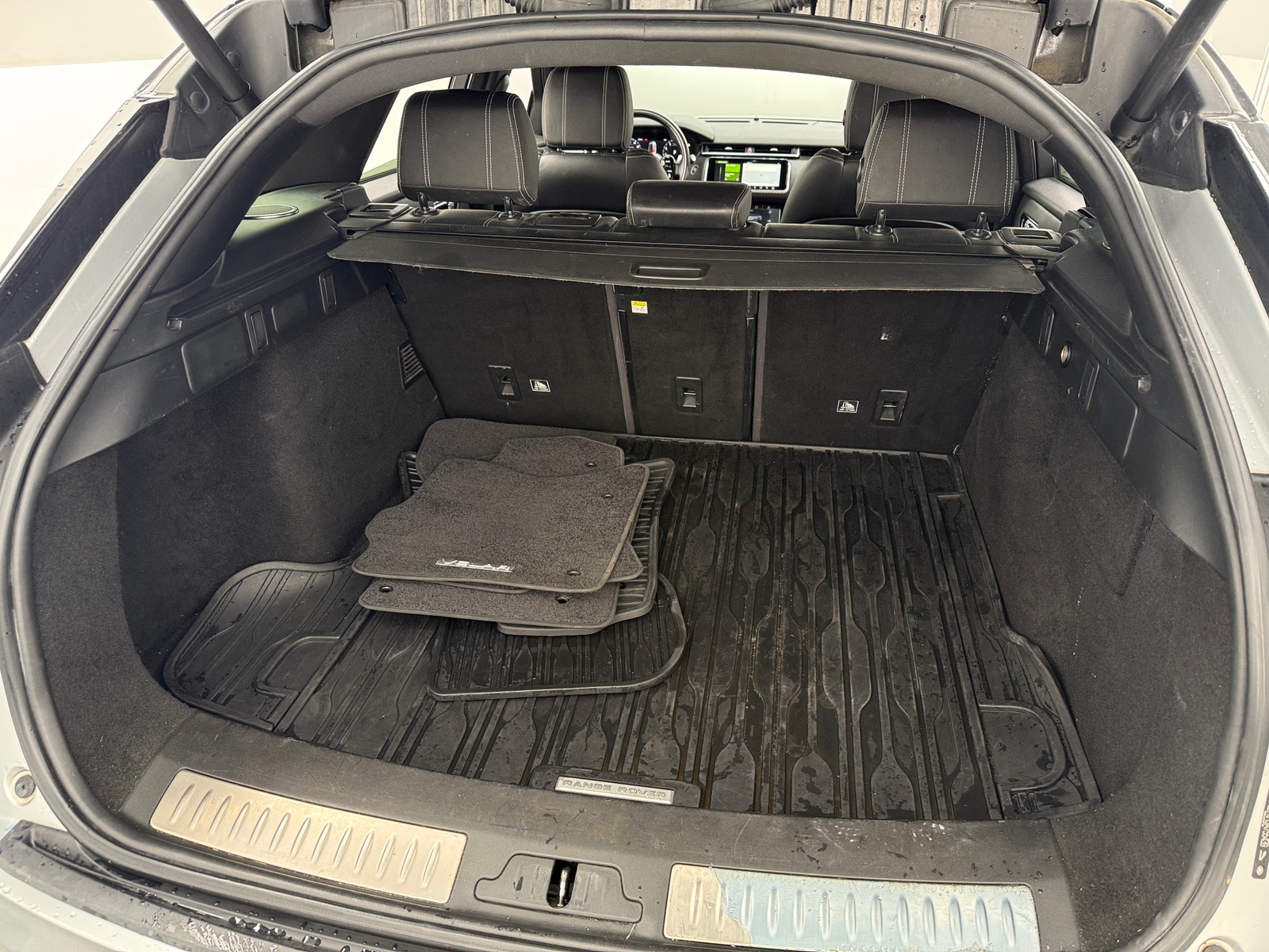 Thumbnail: 2018 Land Rover Range Rover Velar - 6