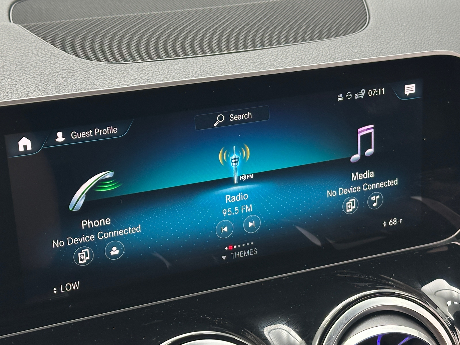 Thumbnail: 2021 Mercedes-Benz GLB - 3