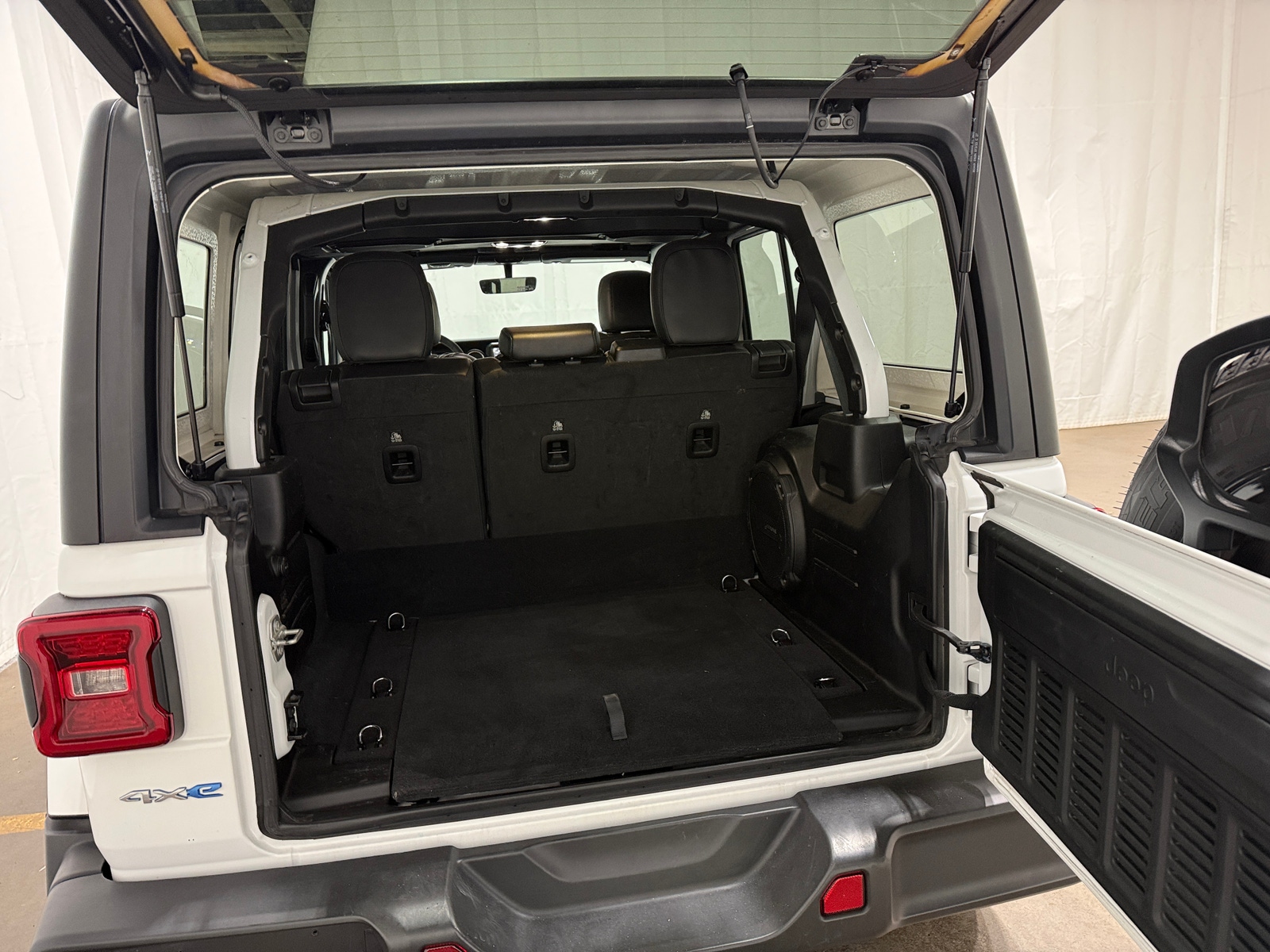 Thumbnail: 2023 Jeep Wrangler - 6