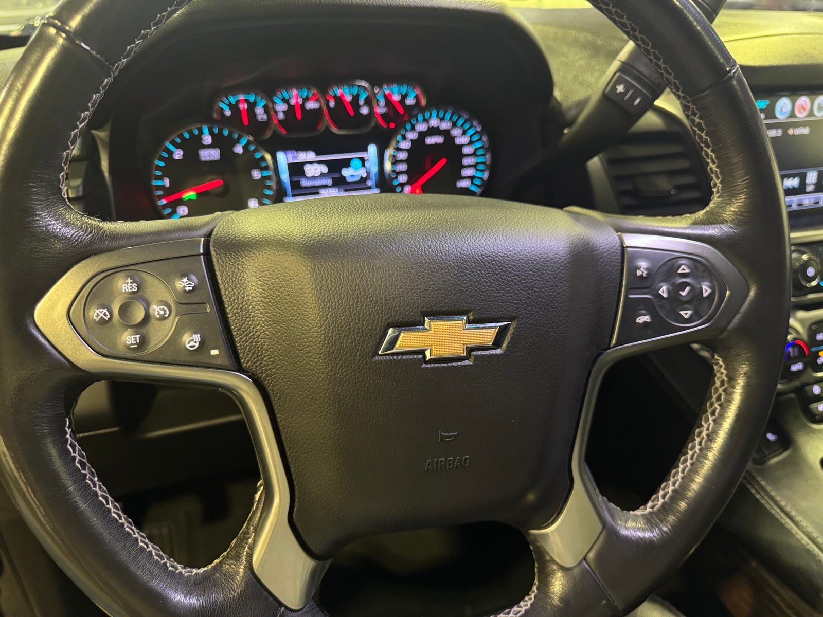 Thumbnail: 2018 Chevrolet Tahoe - 4