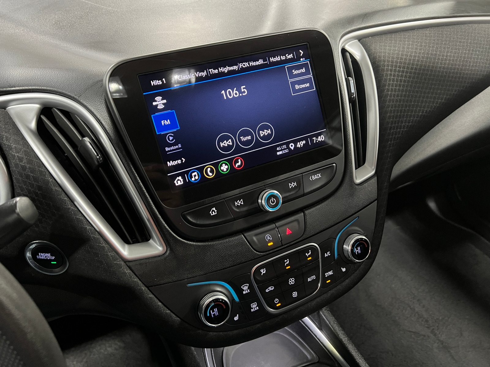 Thumbnail: 2024 Chevrolet Malibu - 4