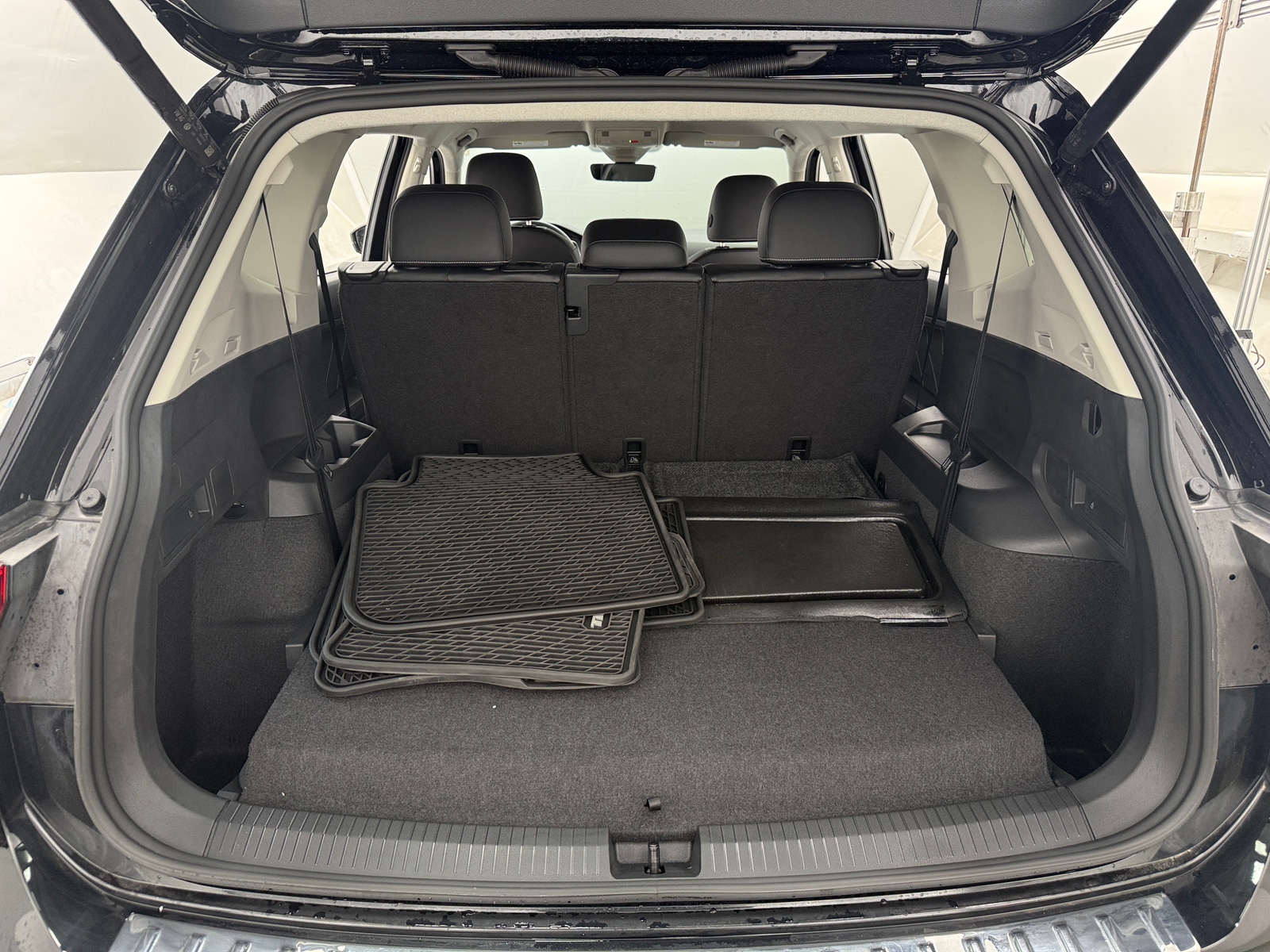 Thumbnail: 2024 Volkswagen Tiguan - 6