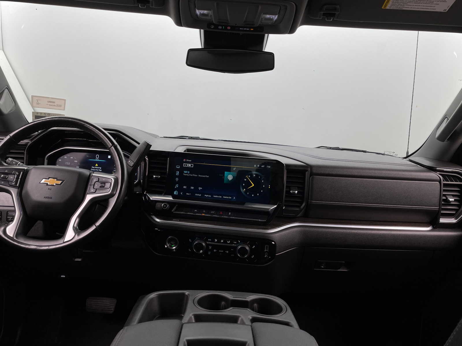 Thumbnail: 2022 Chevrolet Silverado 1500 - 3