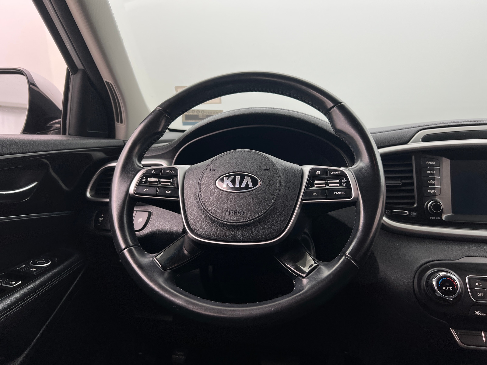 Thumbnail: 2020 Kia Sorento - 5