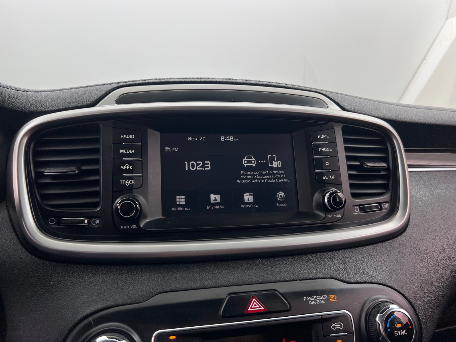 Thumbnail: 2020 Kia Sorento - 4