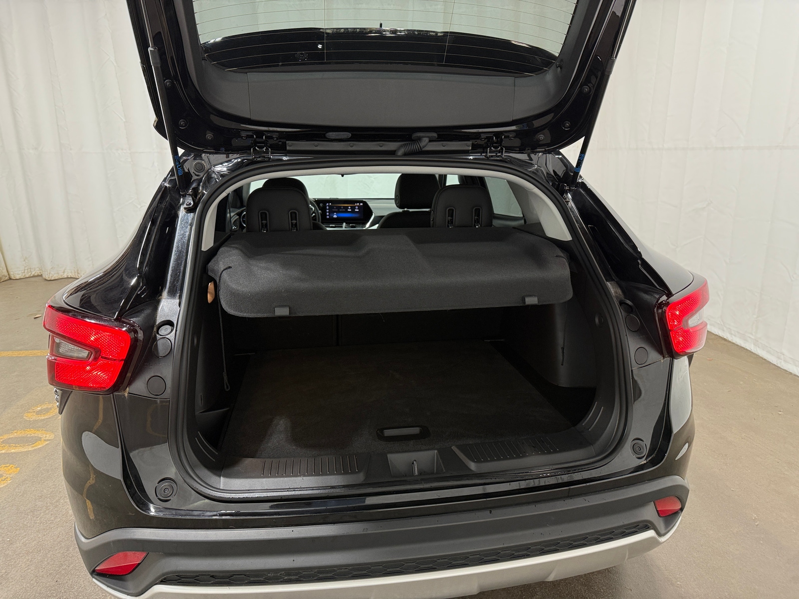 Thumbnail: 2024 Chevrolet Trax - 7