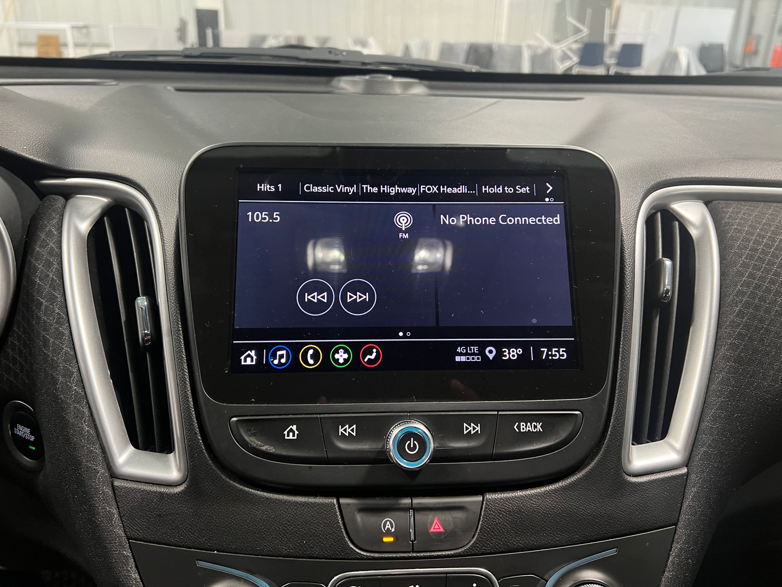 Thumbnail: 2024 Chevrolet Malibu - 4