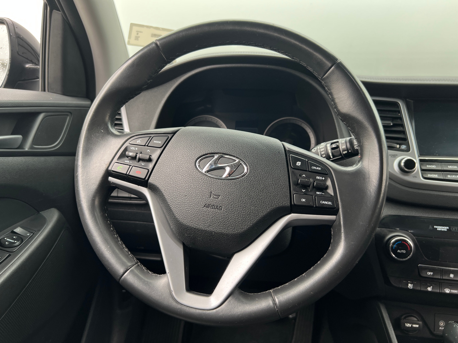 Thumbnail: 2016 Hyundai Tucson - 4