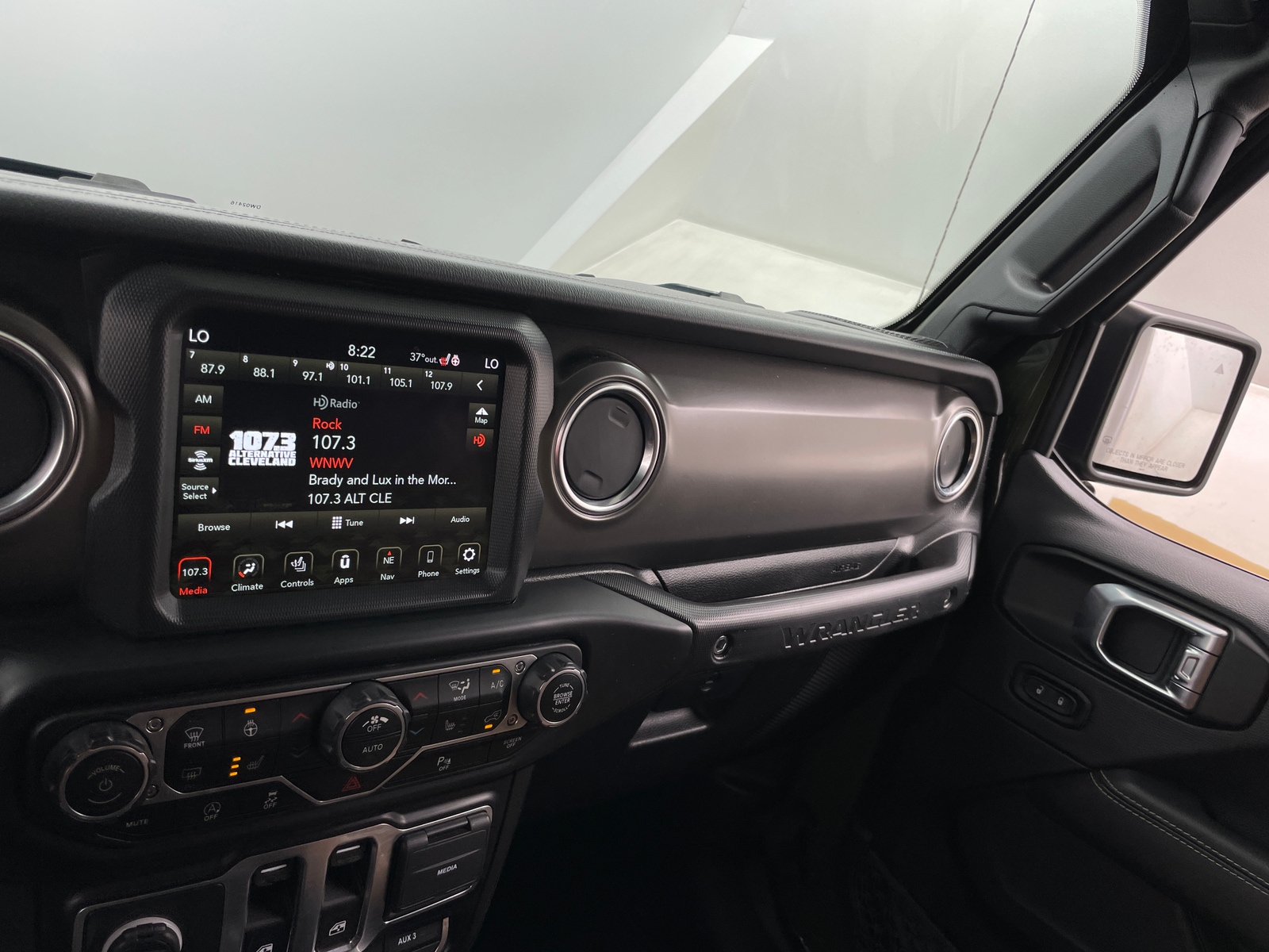 Thumbnail: 2022 Jeep Wrangler - 3