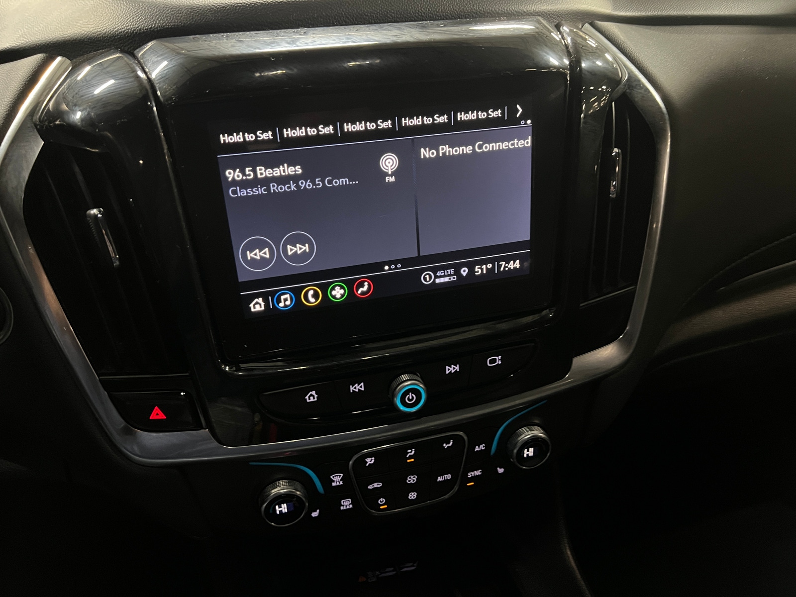 Thumbnail: 2023 Chevrolet Traverse - 4