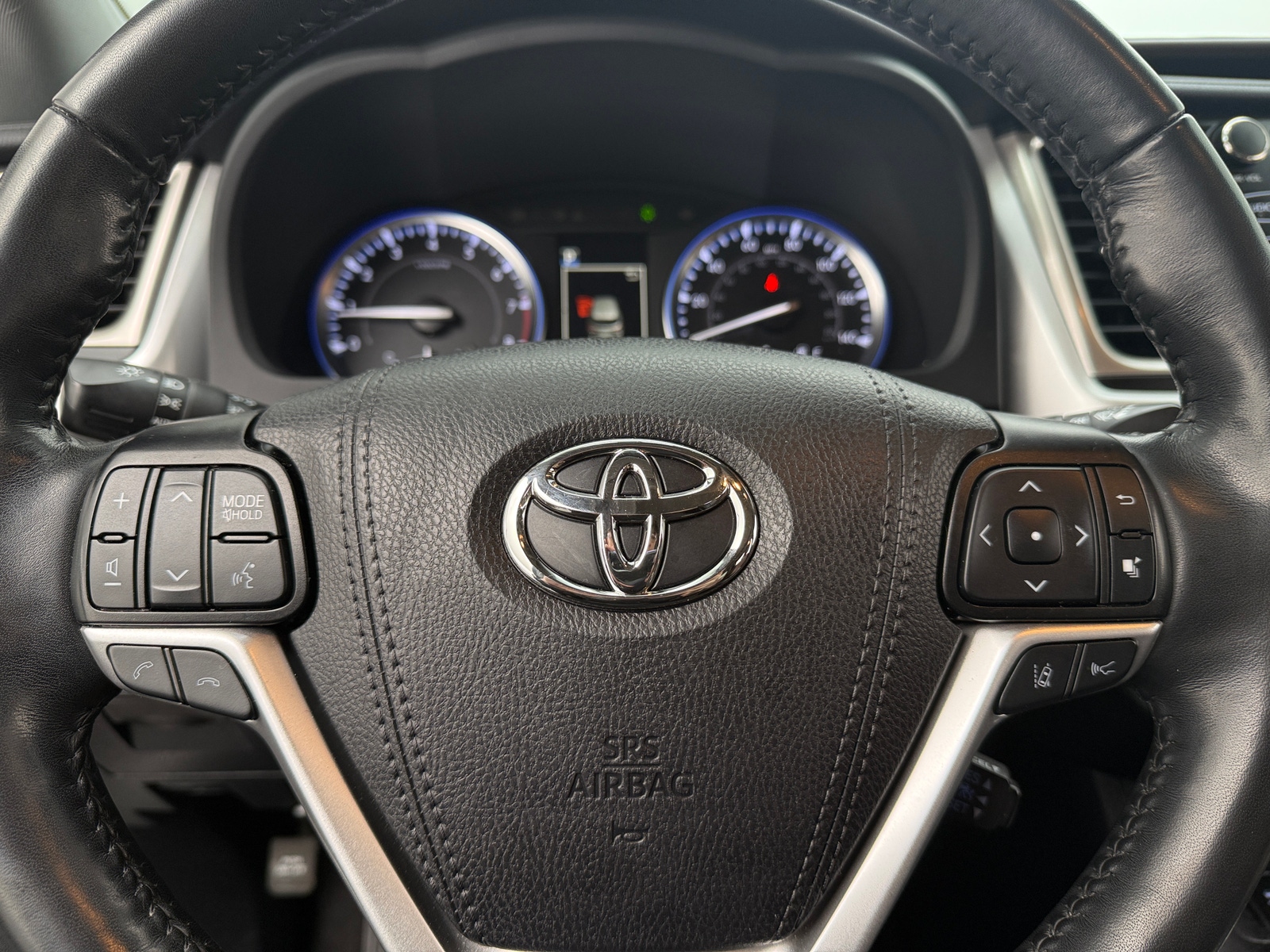 Thumbnail: 2019 Toyota Highlander - 4