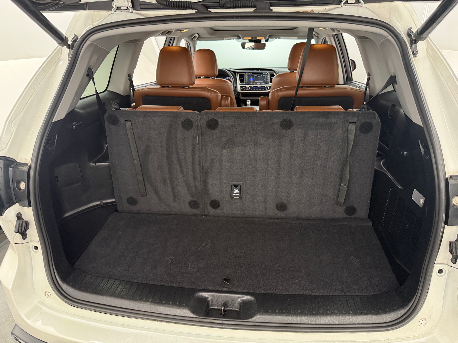 Thumbnail: 2019 Toyota Highlander - 6