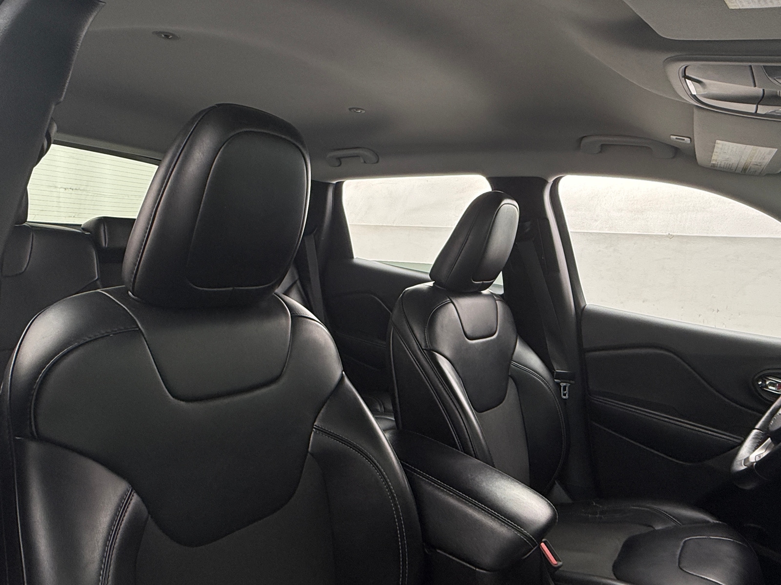 Thumbnail: 2019 Jeep Cherokee - 2