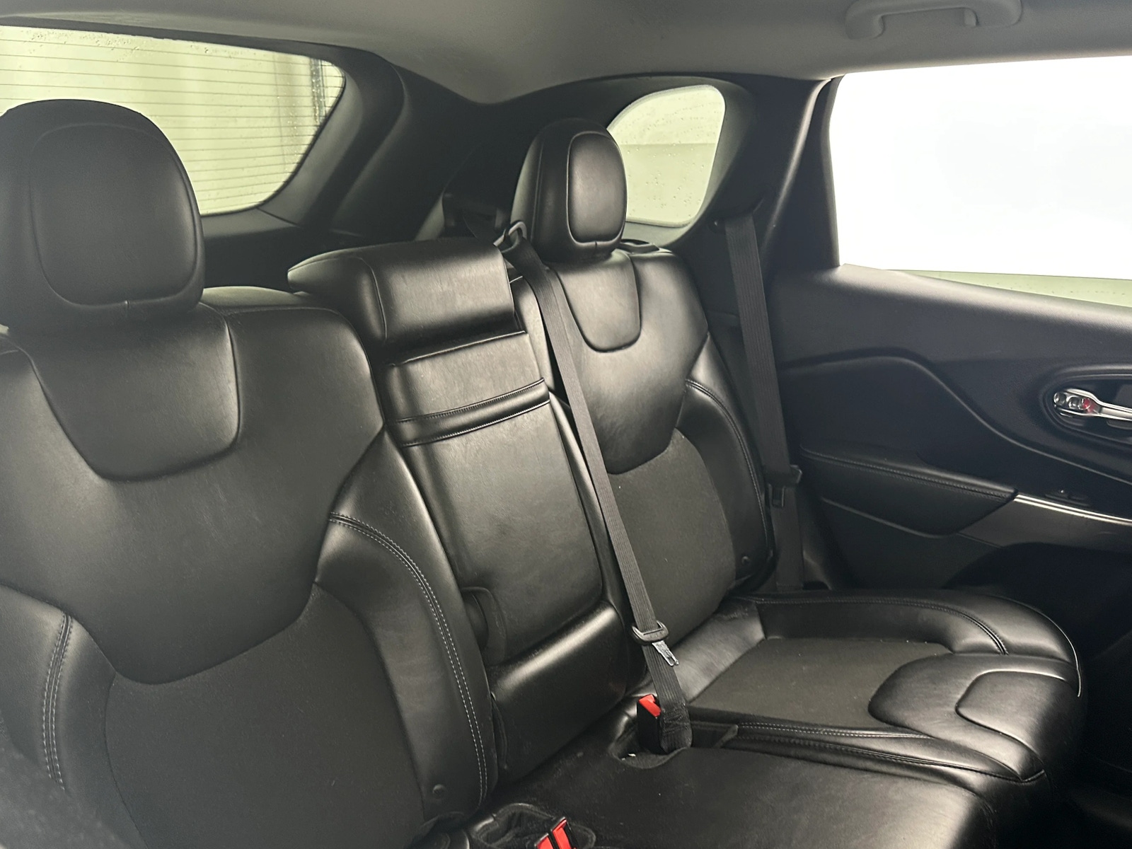 Thumbnail: 2019 Jeep Cherokee - 6