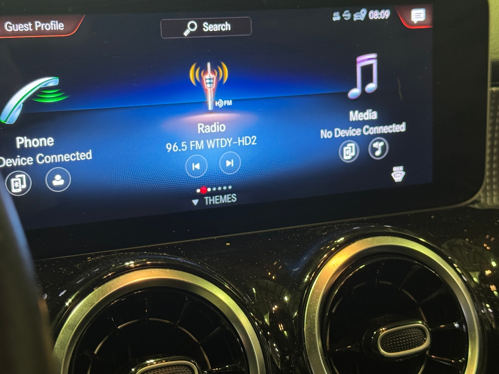 Thumbnail: 2020 Mercedes-Benz GLB - 3