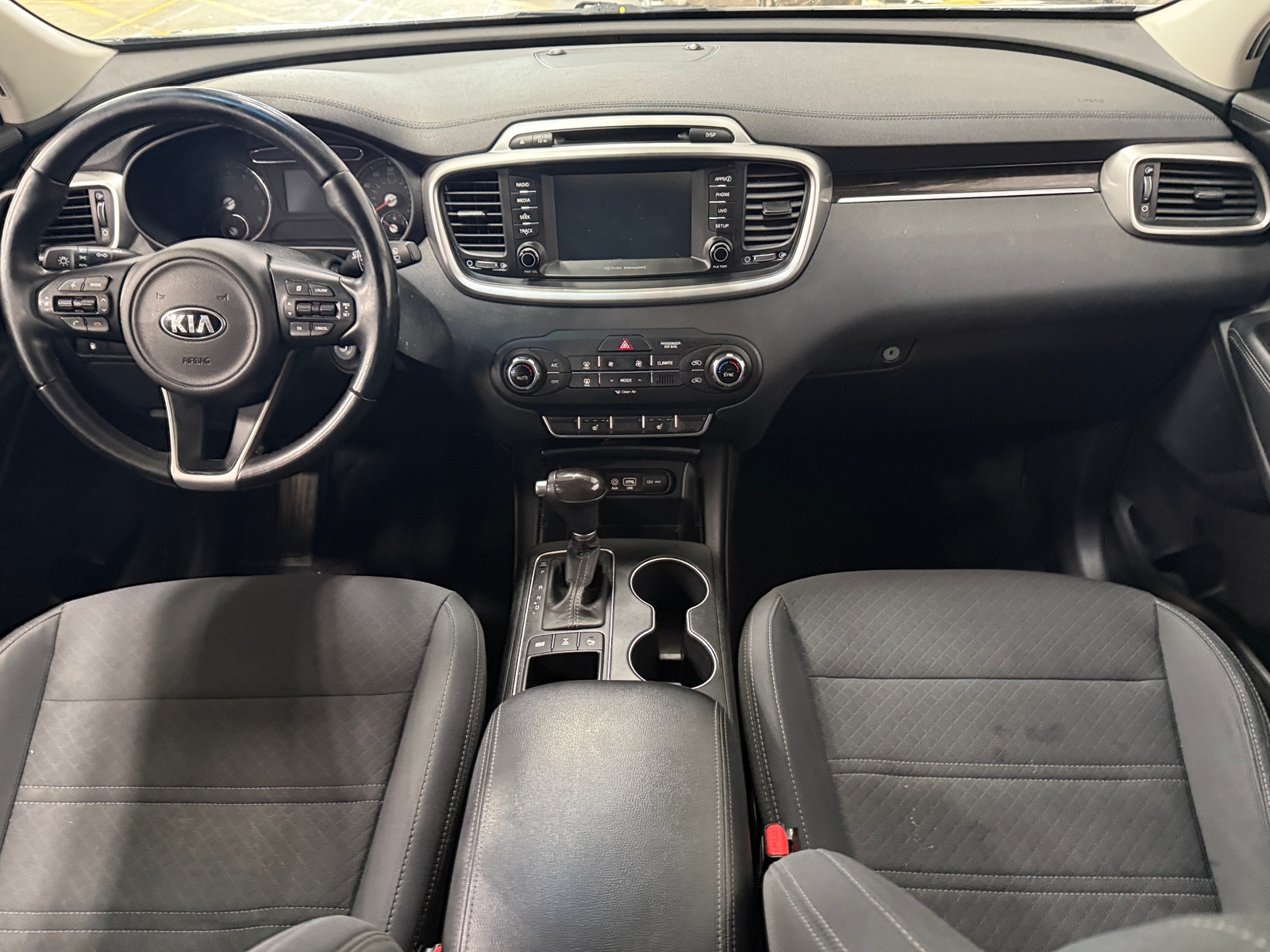 Thumbnail: 2017 Kia Sorento - 3