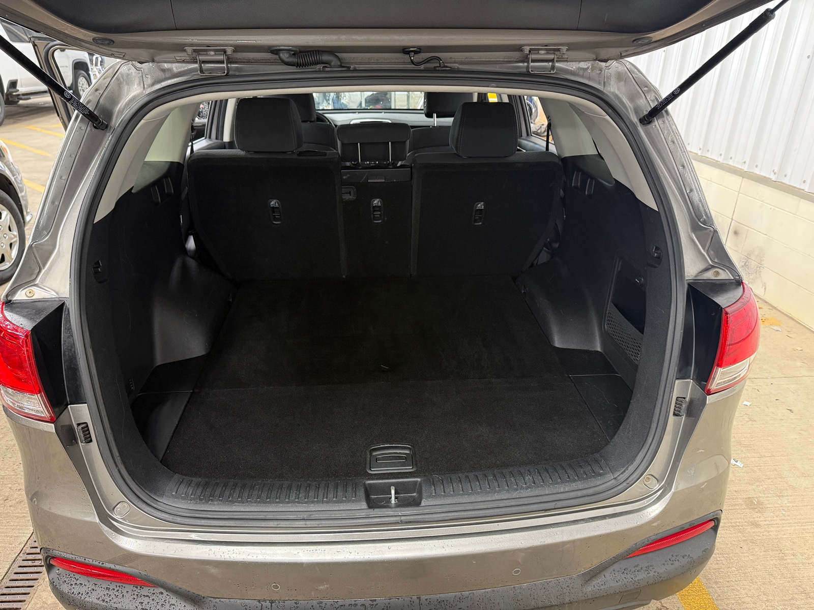 Thumbnail: 2017 Kia Sorento - 7