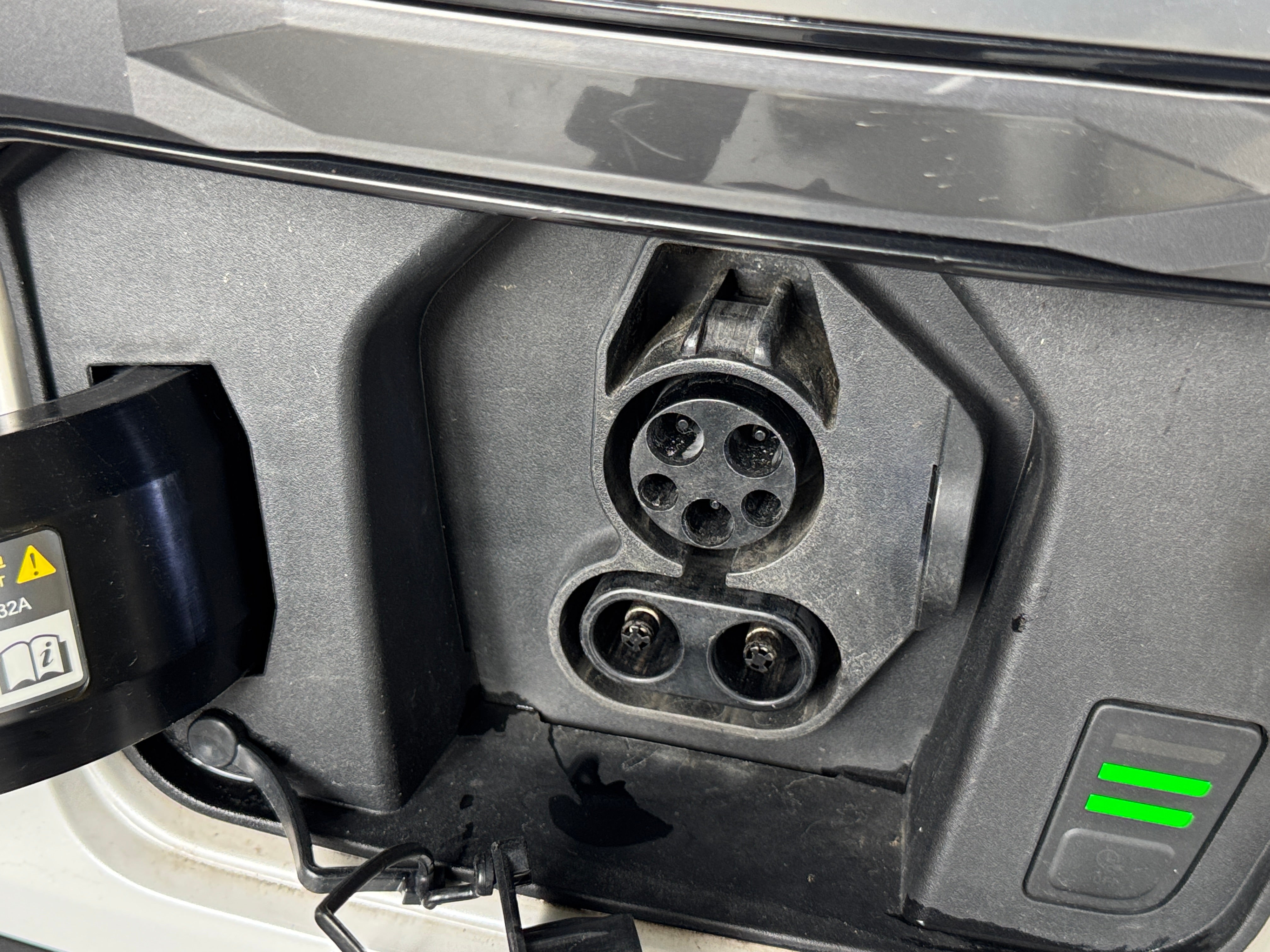 Used 2023 Kia Niro Wind with VIN KNDCR3L19P5015019 for sale in Oak Creek, WI