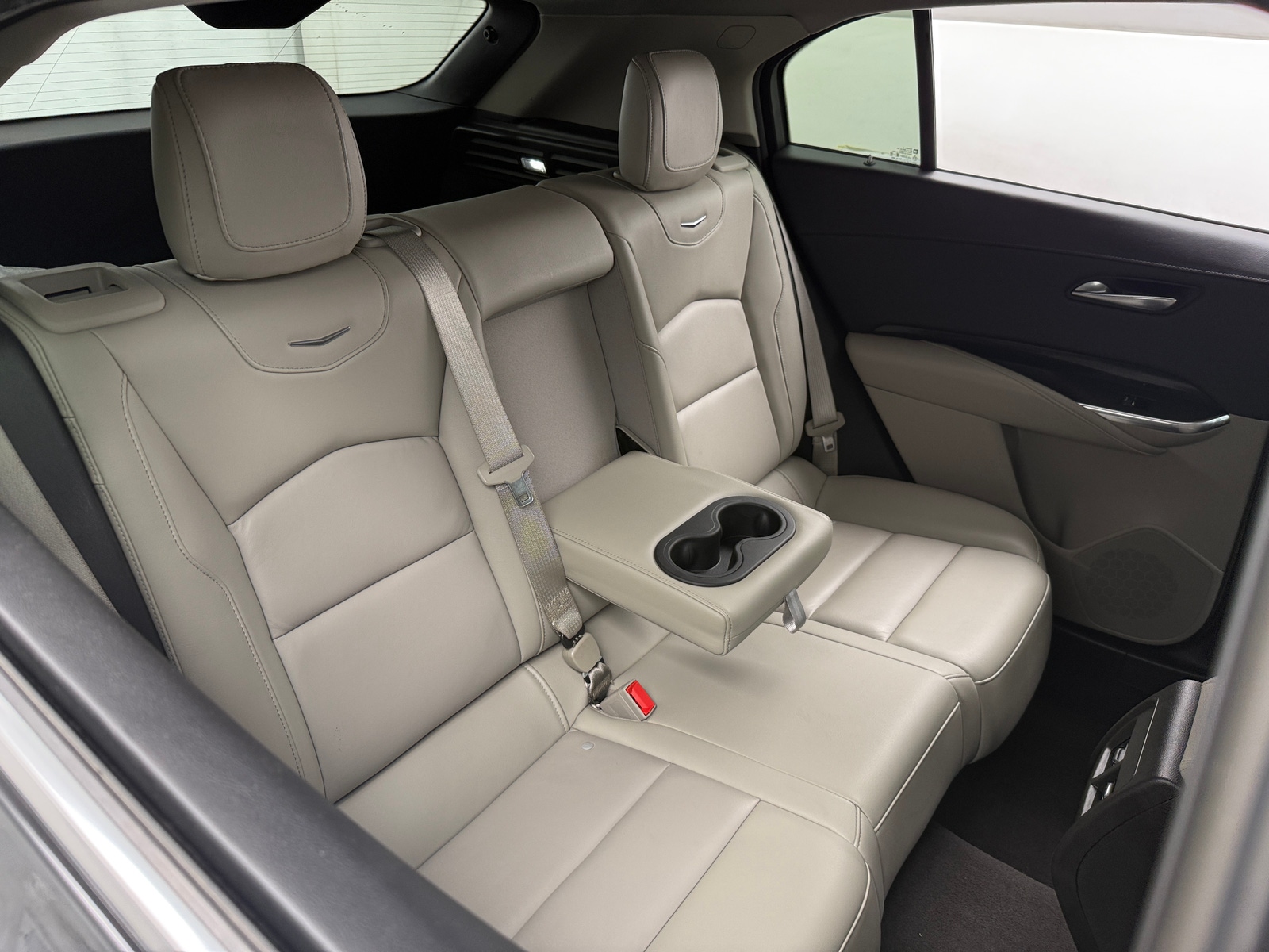 Thumbnail: 2022 Cadillac XT4 - 5